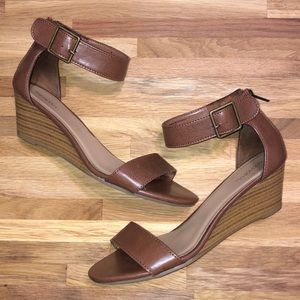 Brown Wedges